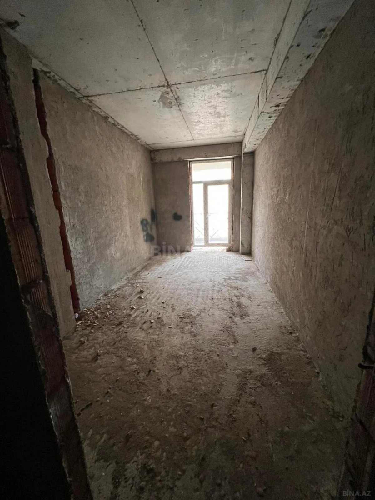 Satılır 3 otaqlı mənzil 152 m²