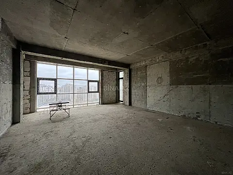 Satılır 4 otaqlı mənzil 200 m²