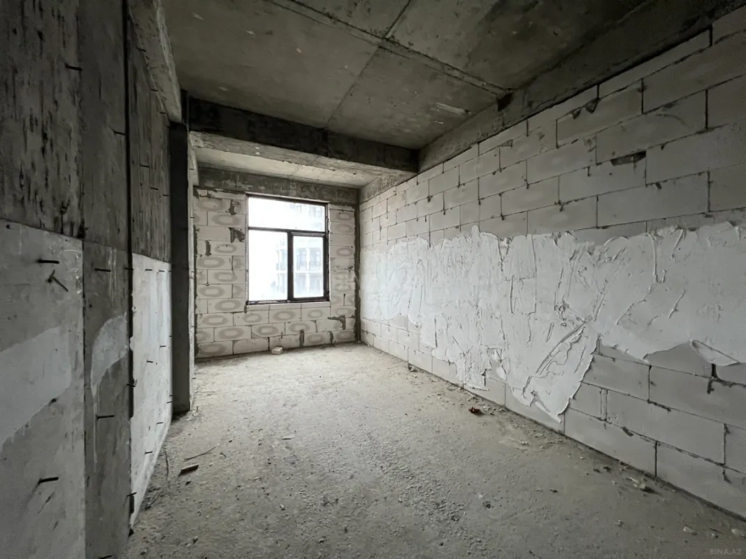 Satılır 4 otaqlı mənzil 200 m²