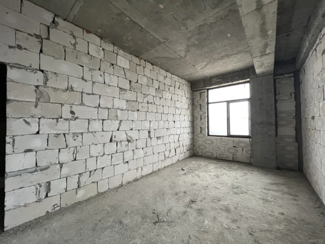 Satılır 4 otaqlı mənzil 200 m²