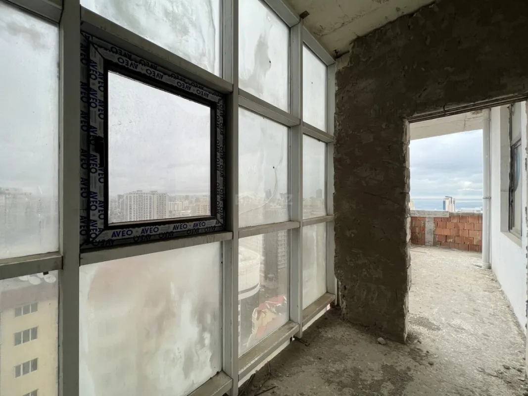 Satılır 4 otaqlı mənzil 200 m²