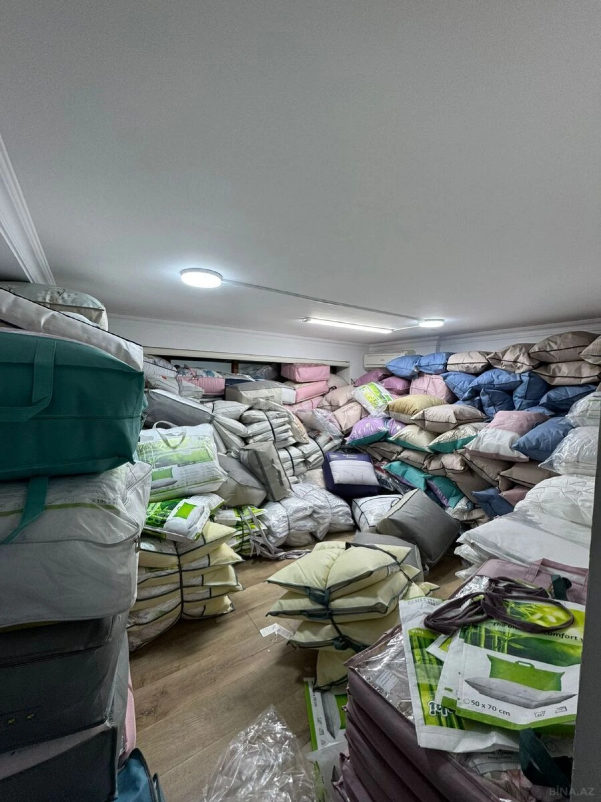 Satılır obyekt 330 m²