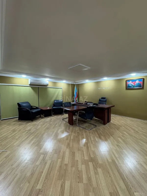 Satılır obyekt 330 m²