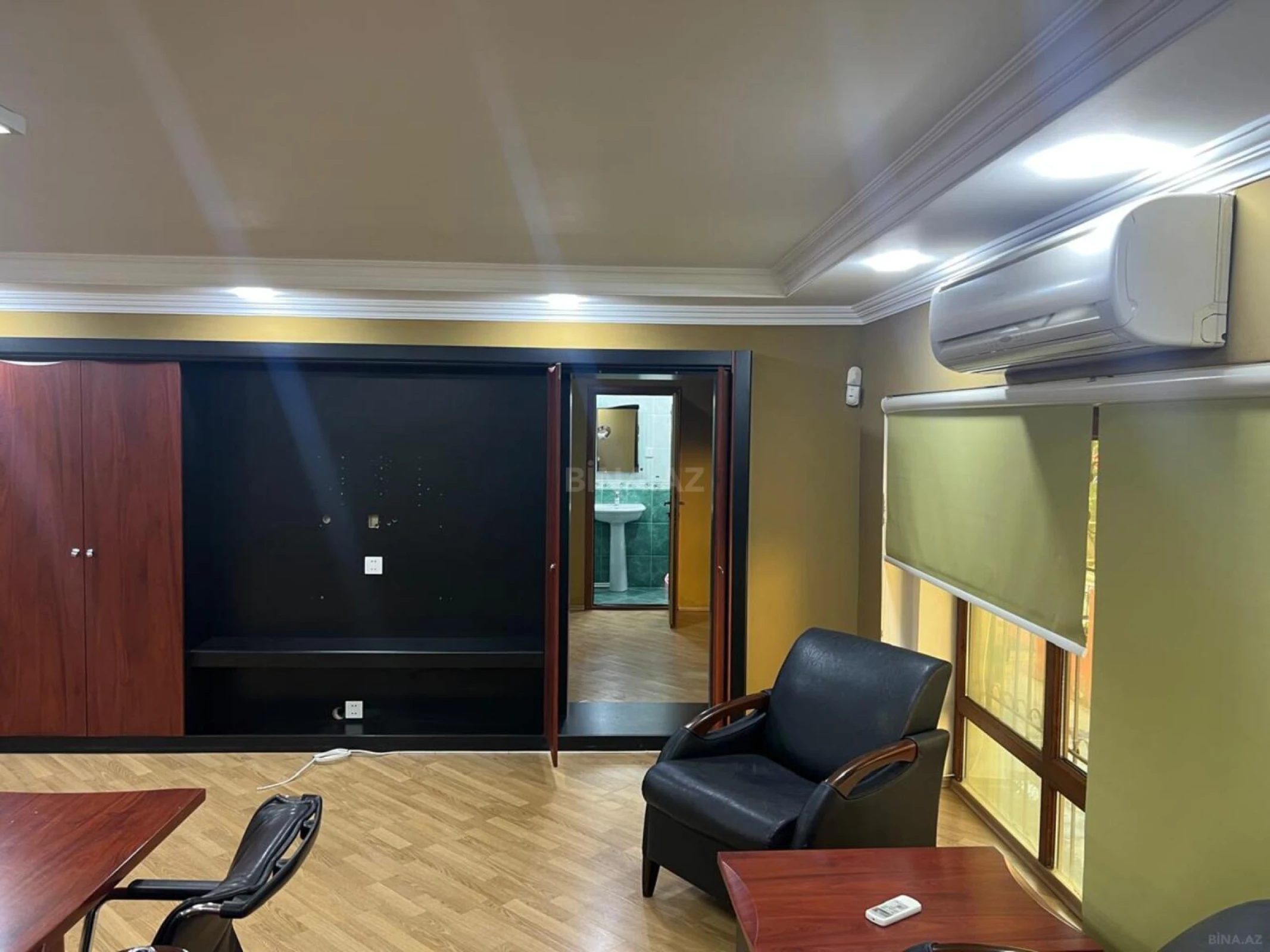 Satılır obyekt 330 m²