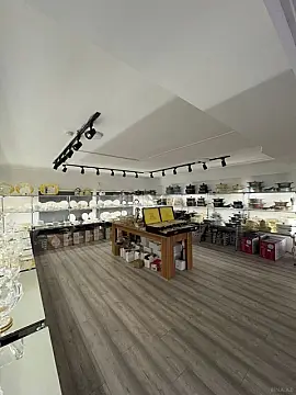 Satılır obyekt 330 m²