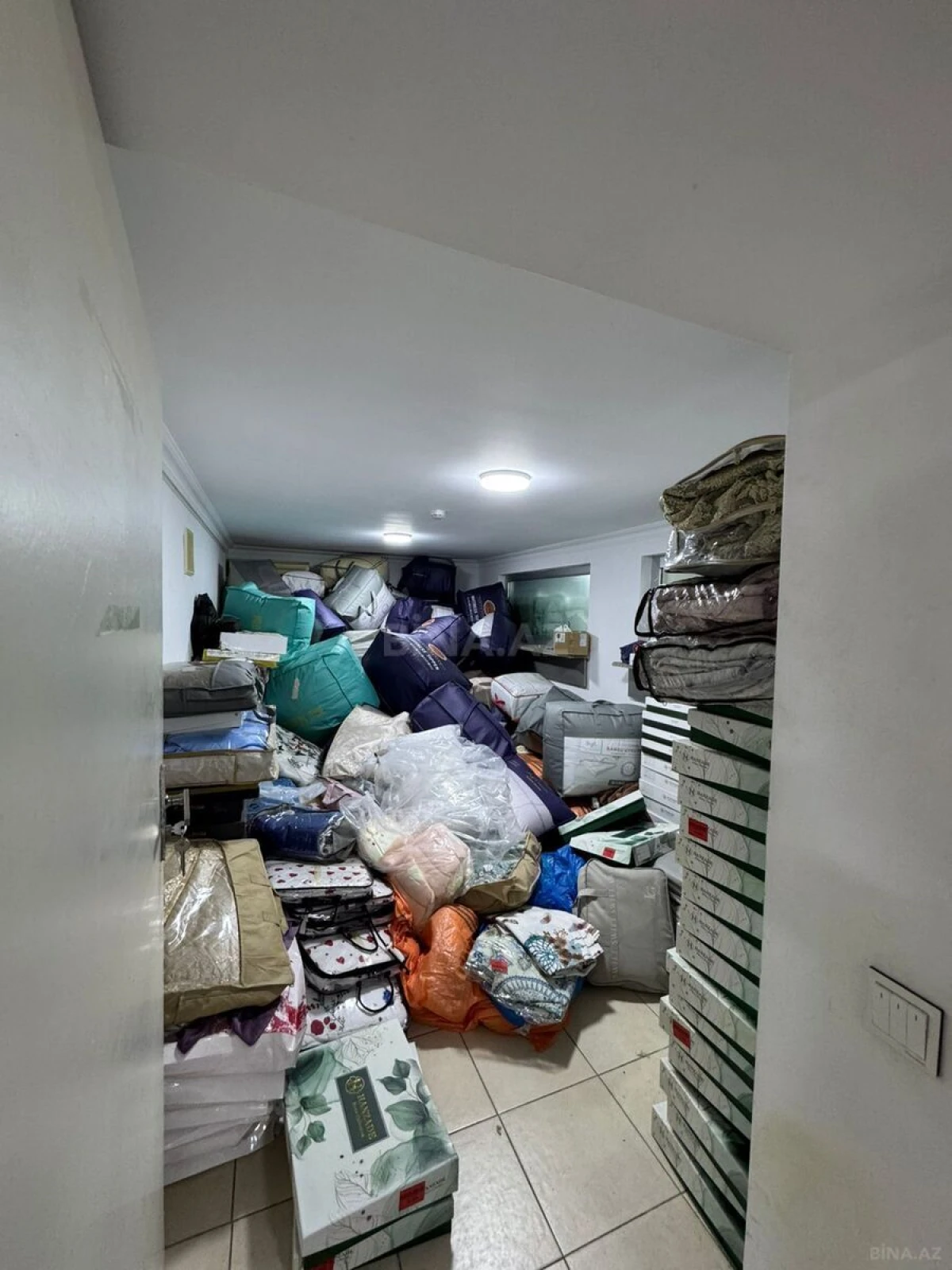 Satılır obyekt 330 m²