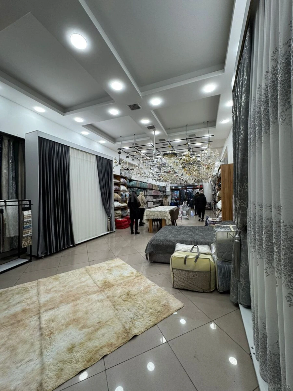 Satılır obyekt 330 m²