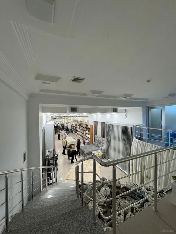 Satılır obyekt 330 m²