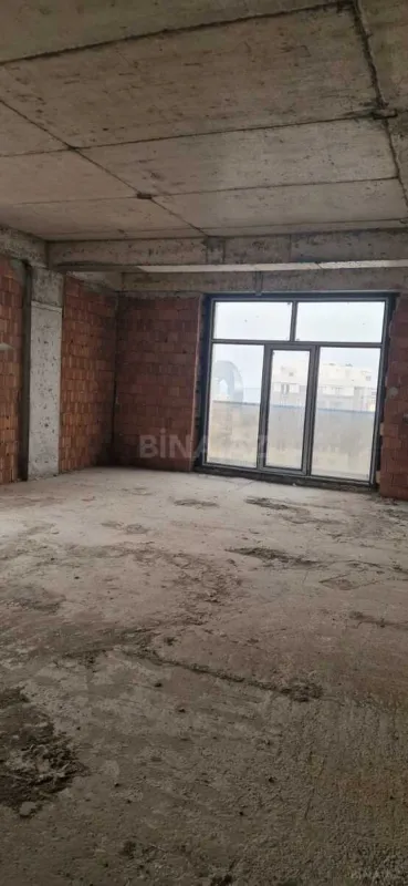 Satılır 4 otaqlı mənzil 220 m²