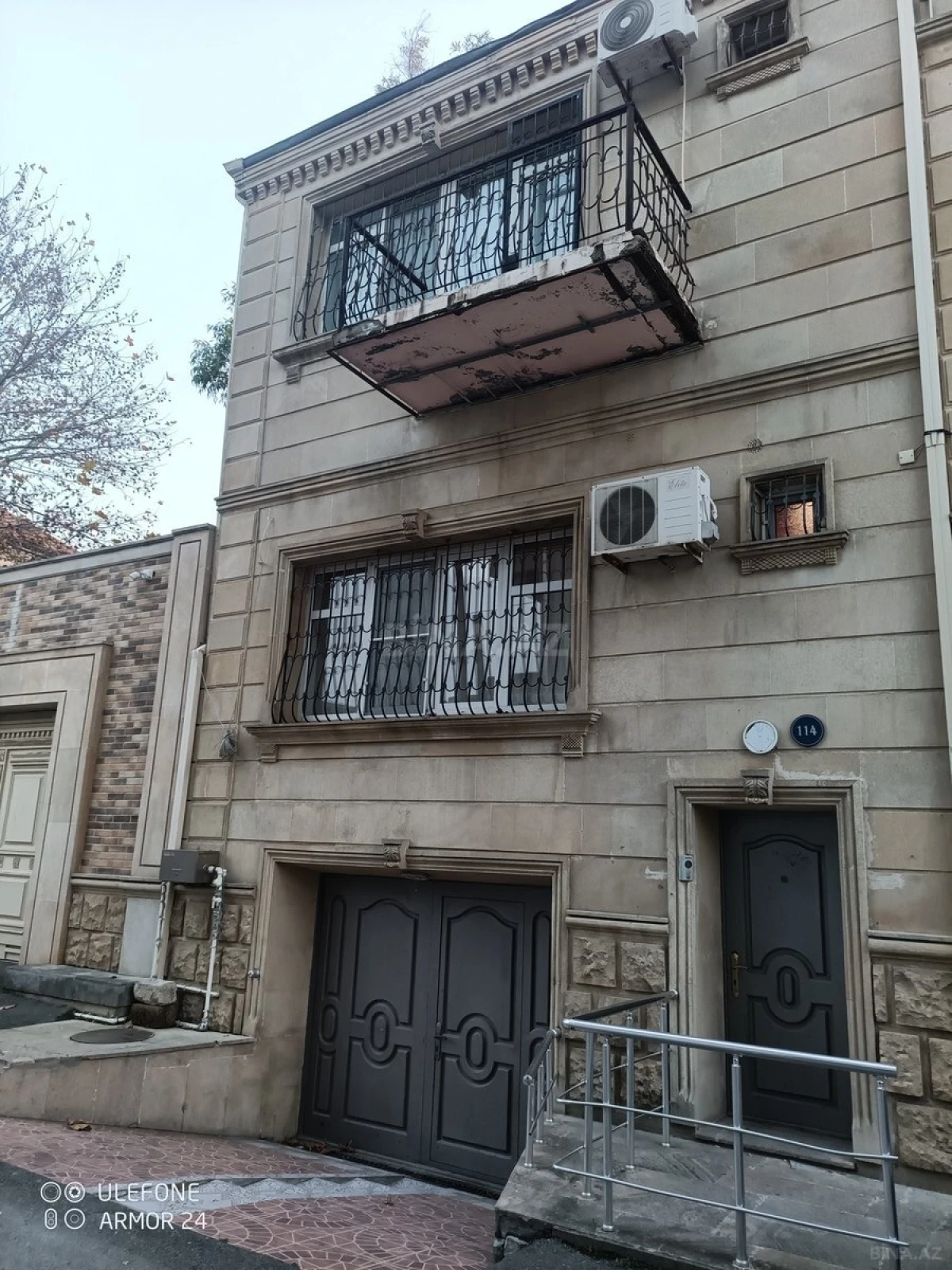 Satılır 9 otaqlı həyət evi 200 m²
