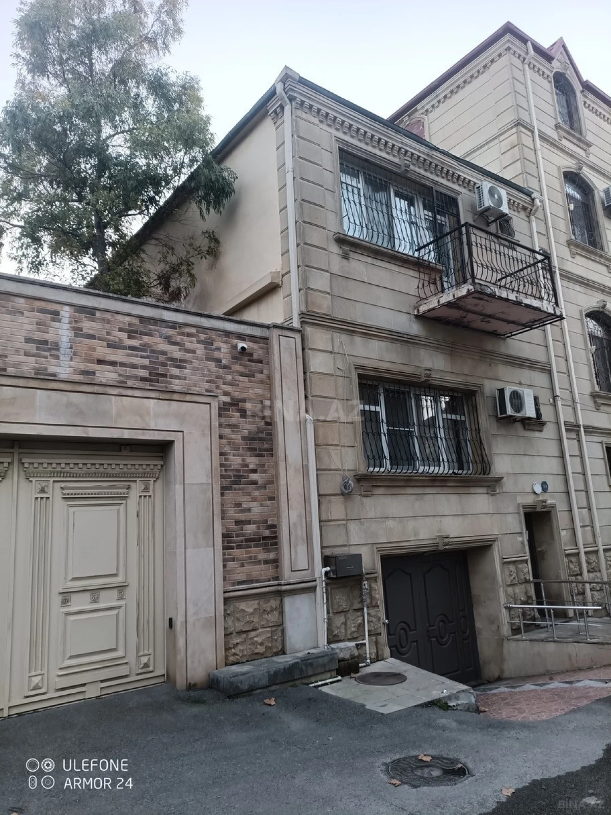 Satılır 9 otaqlı həyət evi 200 m²