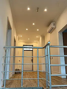 Satılır 9 otaqlı həyət evi 200 m²