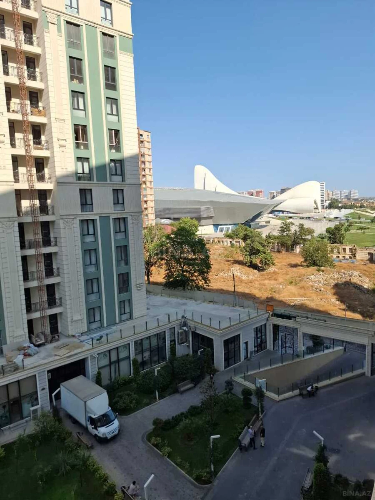 Kirayə verilir 2 otaqlı mənzil 95 m²