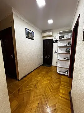 Satılır 5 otaqlı mənzil 110 m²