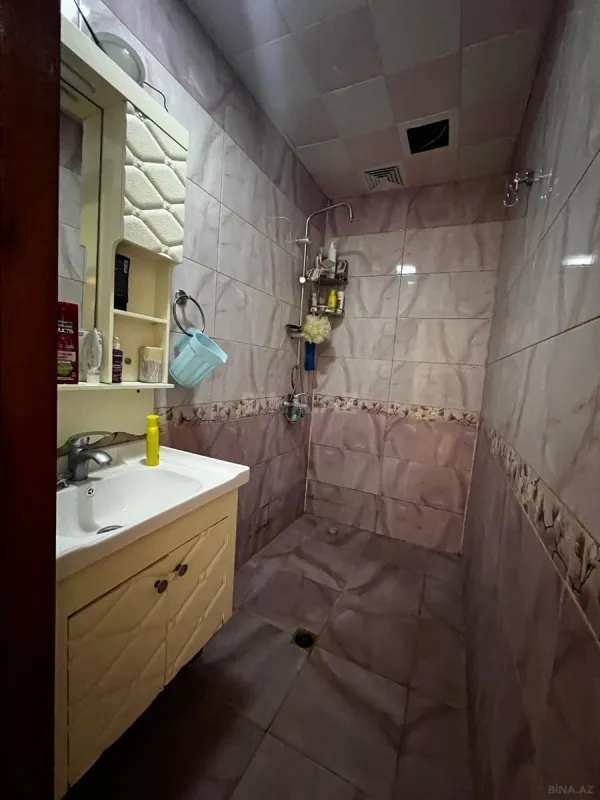 Satılır 5 otaqlı mənzil 110 m²