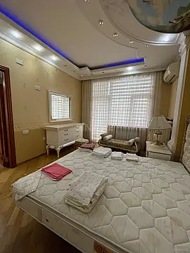 Kirayə verilir 4 otaqlı mənzil 200 m²