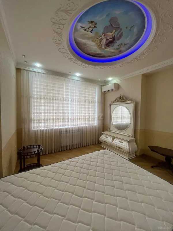 Kirayə verilir 4 otaqlı mənzil 200 m²