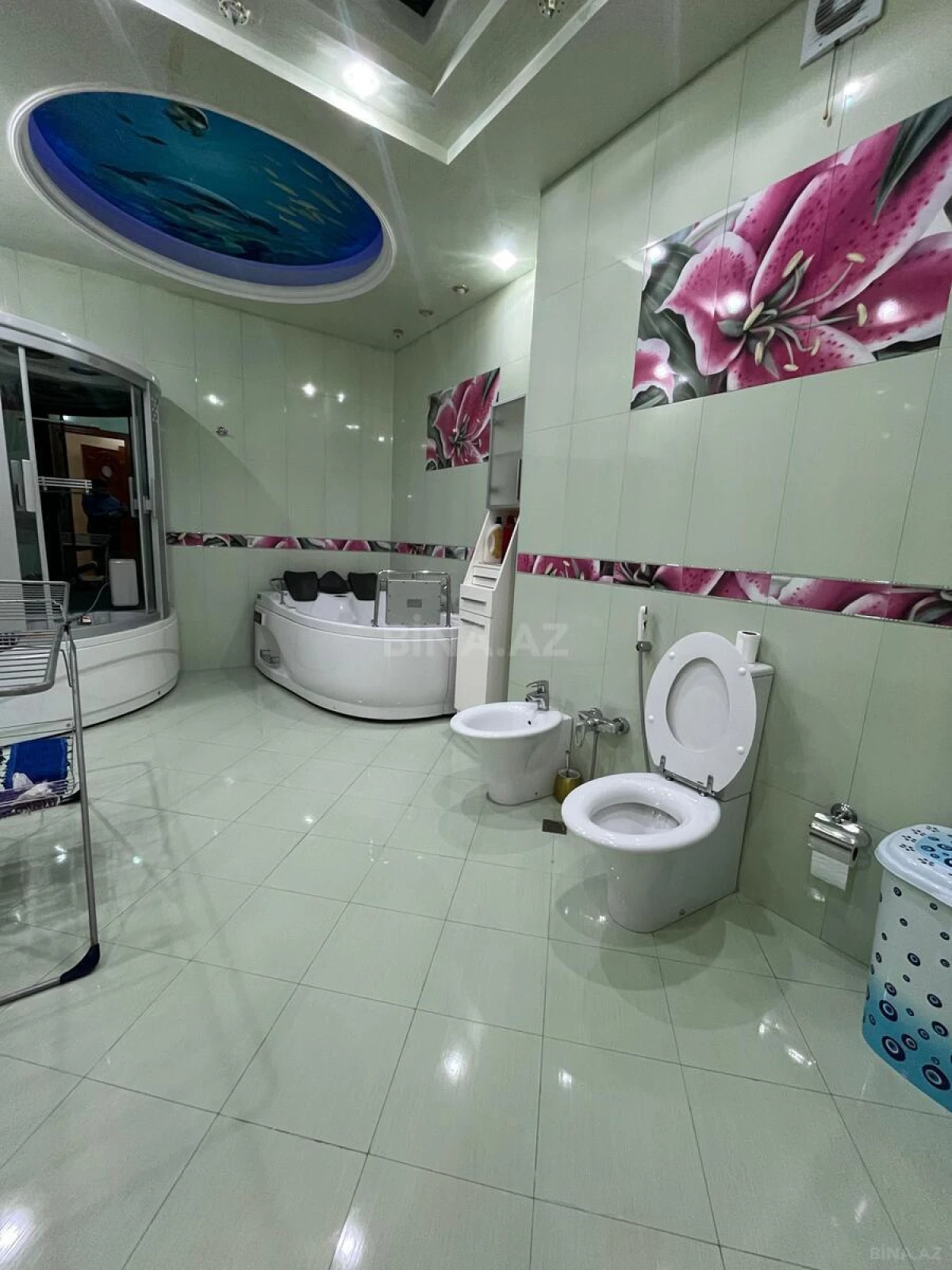 Kirayə verilir 4 otaqlı mənzil 200 m²