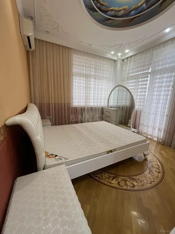 Kirayə verilir 4 otaqlı mənzil 200 m²