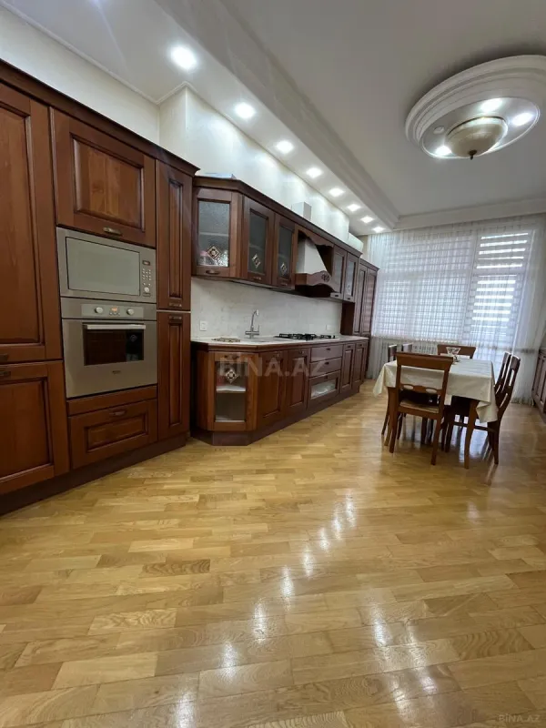 Kirayə verilir 4 otaqlı mənzil 200 m²