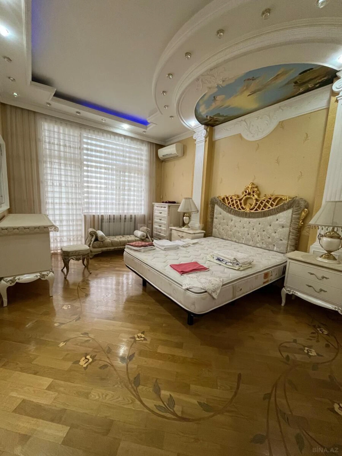 Kirayə verilir 4 otaqlı mənzil 200 m²