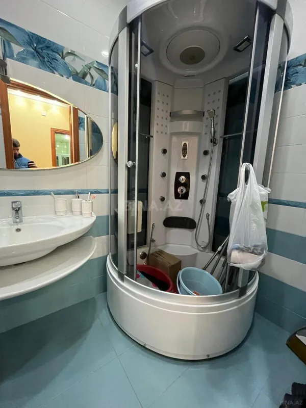 Kirayə verilir 4 otaqlı mənzil 200 m²