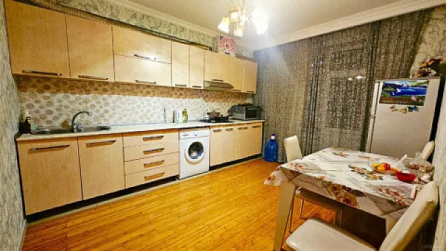 Satılır 2 otaqlı mənzil 86 m²