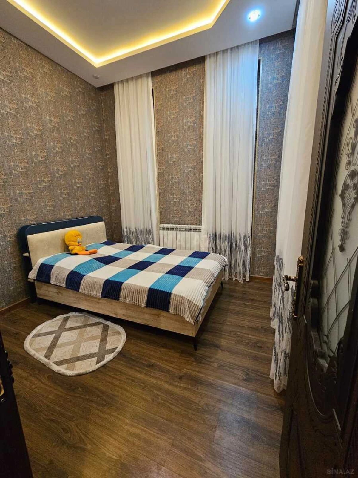 Satılır 5 otaqlı həyət evi 300 m²