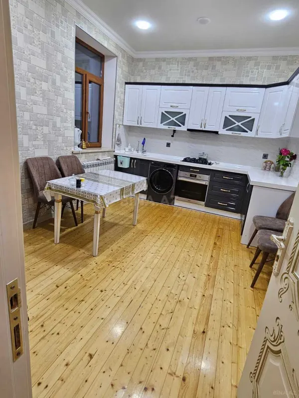 Satılır 5 otaqlı həyət evi 300 m²