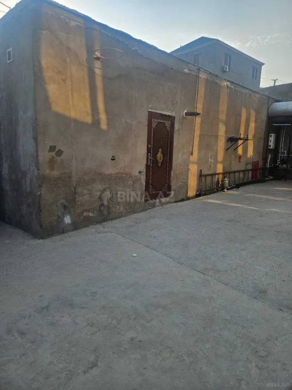 Satılır 5 otaqlı həyət evi 300 m²