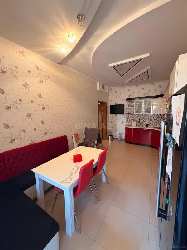 Satılır 4 otaqlı mənzil 170 m²