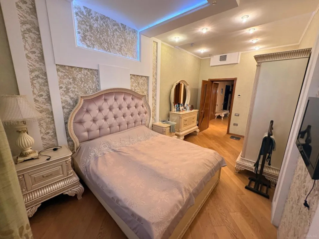 Satılır 4 otaqlı mənzil 170 m²