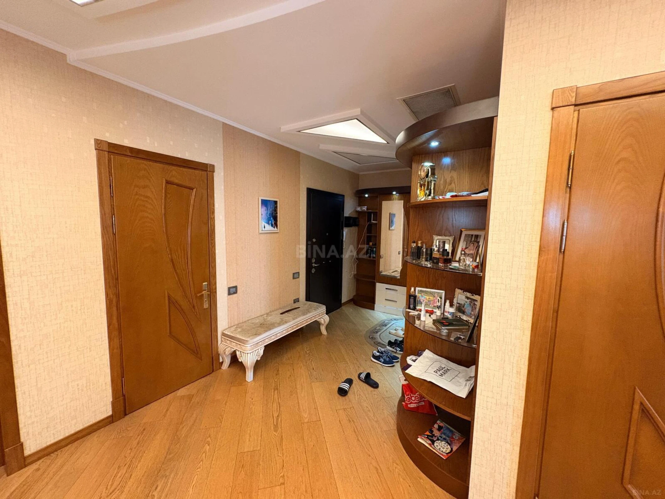 Satılır 4 otaqlı mənzil 170 m²