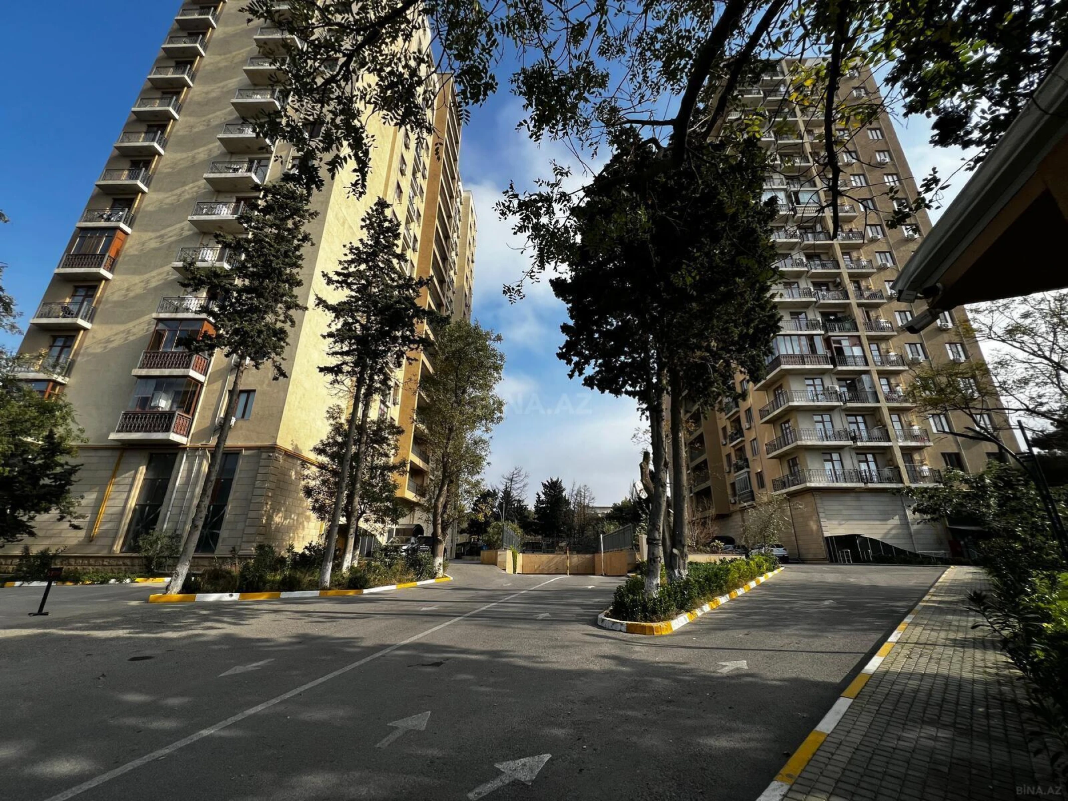 Satılır 3 otaqlı mənzil 110 m²