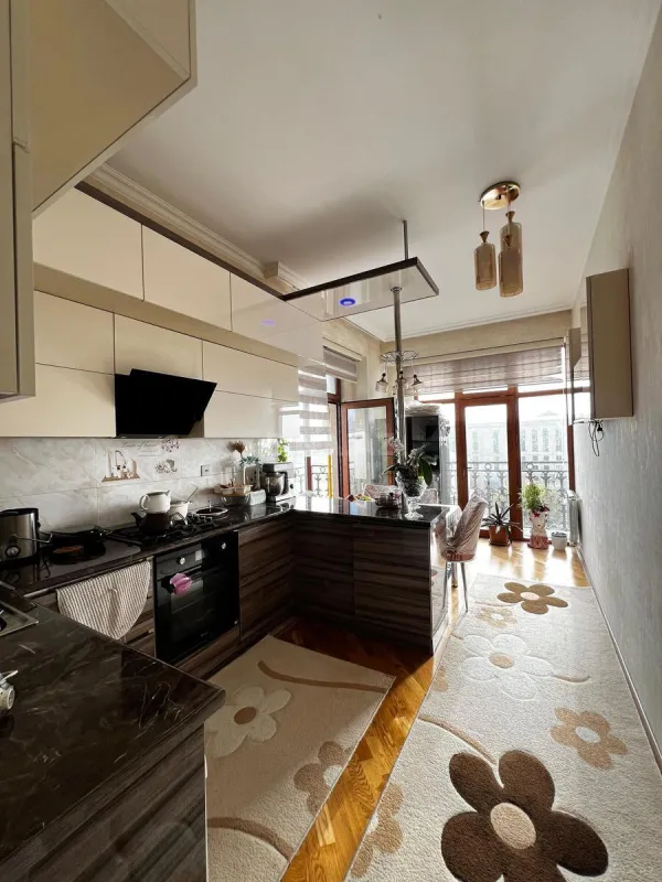 Satılır 3 otaqlı mənzil 110 m²