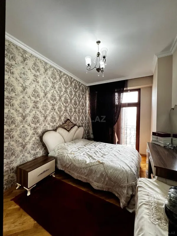 Satılır 3 otaqlı mənzil 110 m²