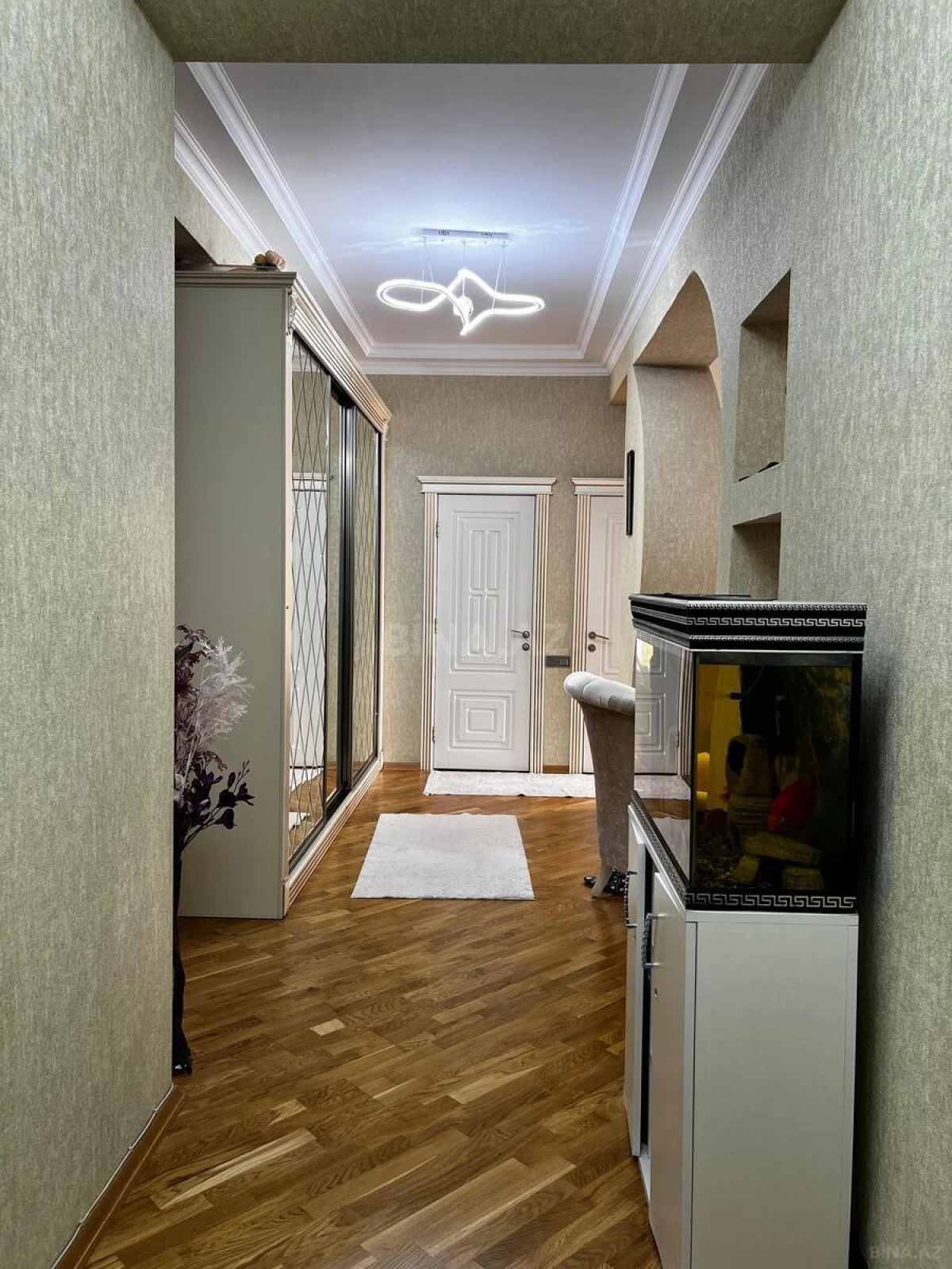 Satılır 3 otaqlı mənzil 110 m²