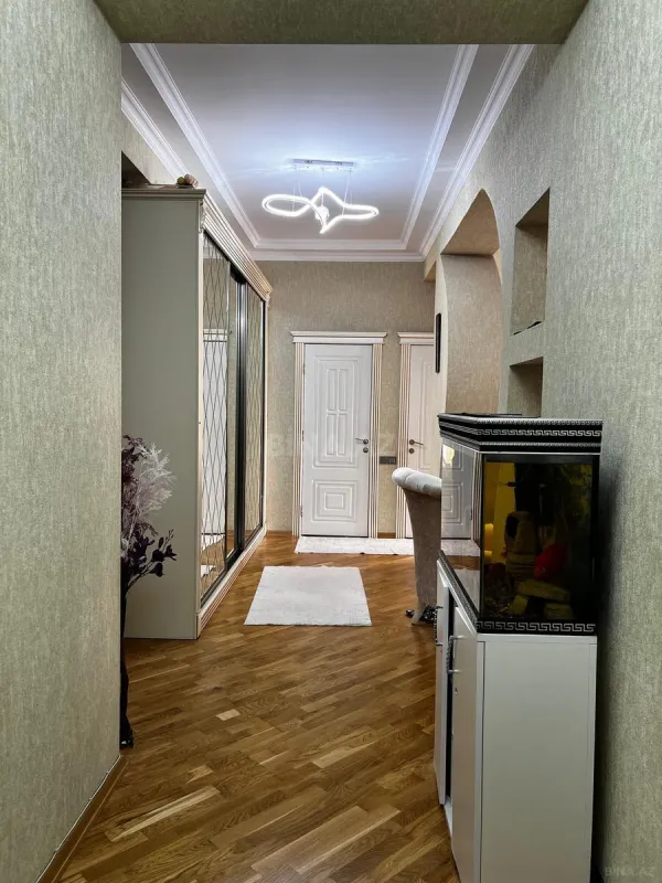 Satılır 3 otaqlı mənzil 110 m²