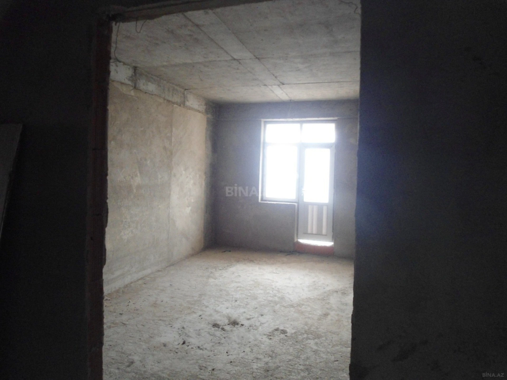 Satılır 4 otaqlı mənzil 210 m²