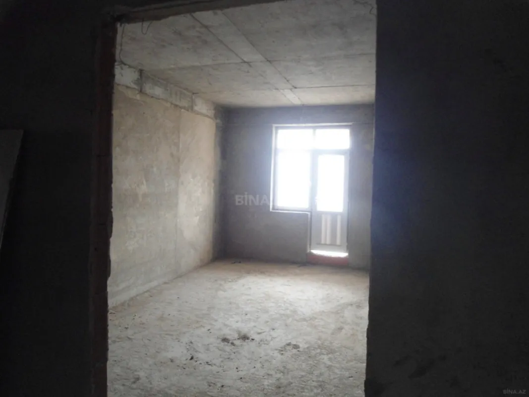Satılır 4 otaqlı mənzil 210 m²