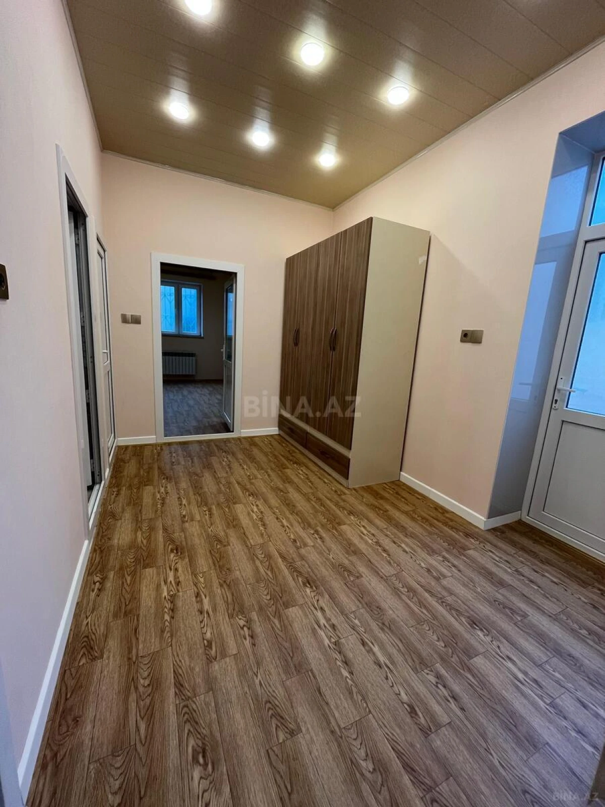 Kirayə verilir 8 otaqlı ofis 235 m²