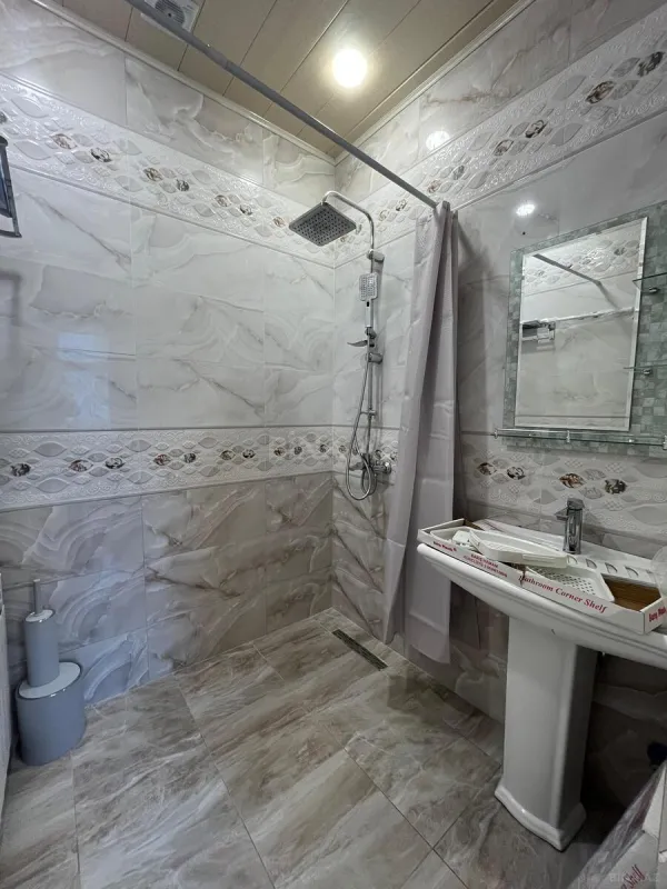 Kirayə verilir 8 otaqlı ofis 235 m²