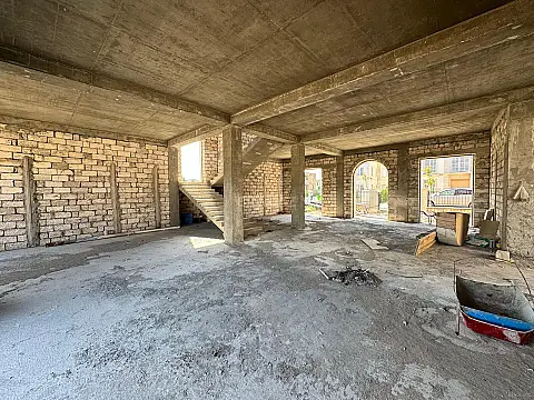 Satılır 10 otaqlı həyət evi 430 m²