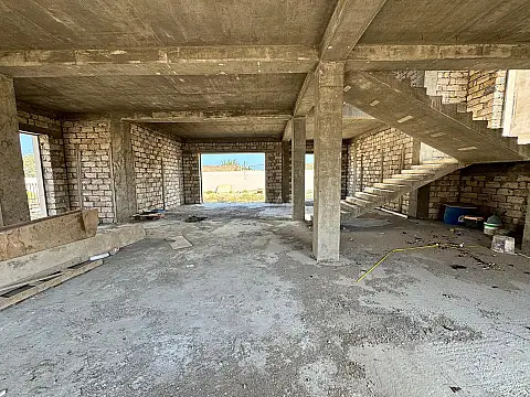 Satılır 10 otaqlı həyət evi 430 m²
