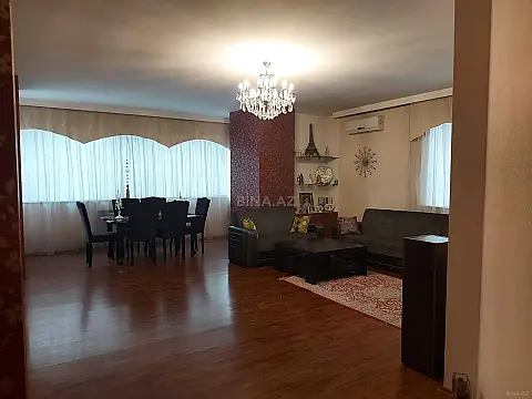 Satılır 3 otaqlı mənzil 136 m²