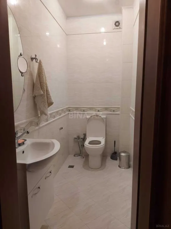 Satılır 3 otaqlı mənzil 136 m²