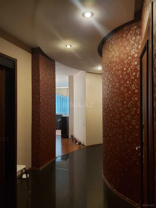 Satılır 3 otaqlı mənzil 136 m²