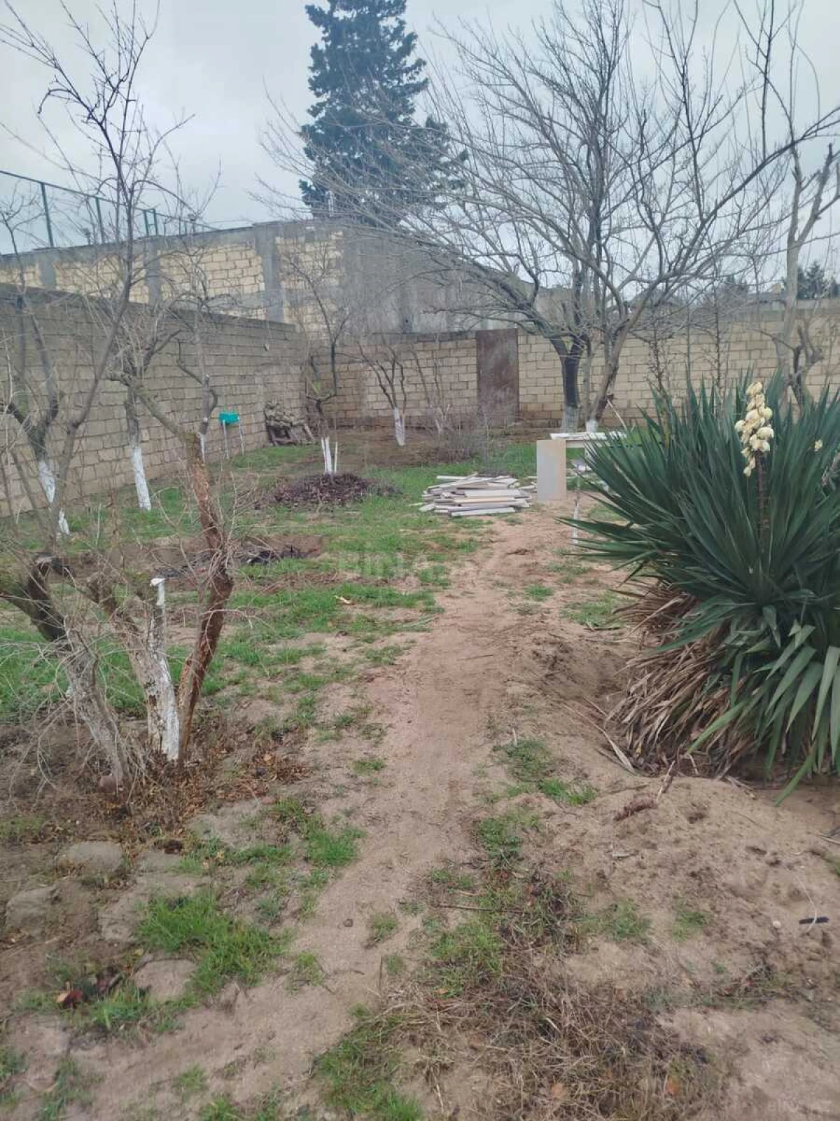 Satılır 5 otaqlı həyət evi 200 m²