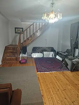 Satılır 5 otaqlı həyət evi 200 m²
