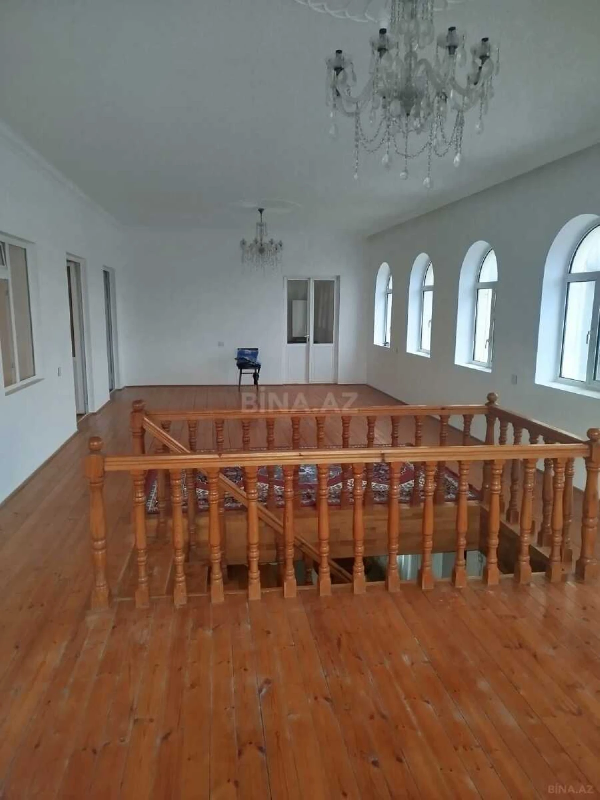 Satılır 5 otaqlı həyət evi 200 m²